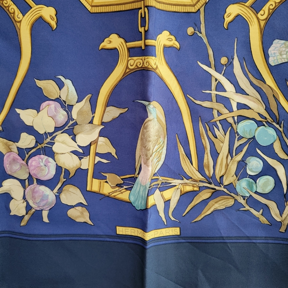 Labor Day Sale🎉 Elegant Authentic Hermes Ramage silk scarf with ribbon & box - Picture 9 of 12